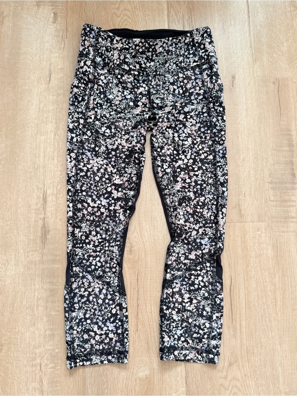 LULULEMON Pace Rival Crop Pant Legging Floral Spritz Black Size 4, 20” Inseam